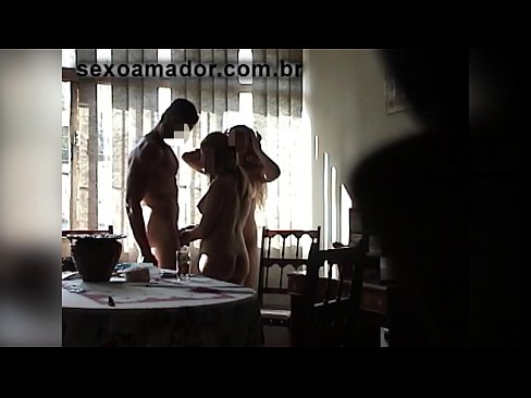 ❤️ Seksualni prijatelji pozivaju džinovskog muškarca i trojku s njim ❤️❌ Samo porno kod nas