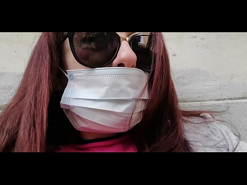 ❤️ Nicoletta se osveti svom komšiji i piški u njegovoj garaži (Specijalni italijanski karantin Covid19) ❤️❌ Samo porno kod nas