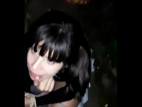 ❤️ Na ulici natečen penis u zamjenu za slatkiše ❤️❌ Samo porno kod nas